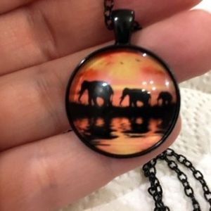 Pretty Elephant sunset necklace, NWOT